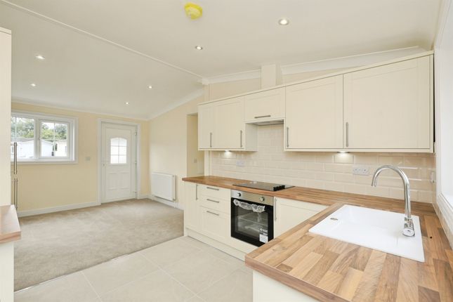16, Mill House Park, Newcastle Avenue, Worksop photo 2