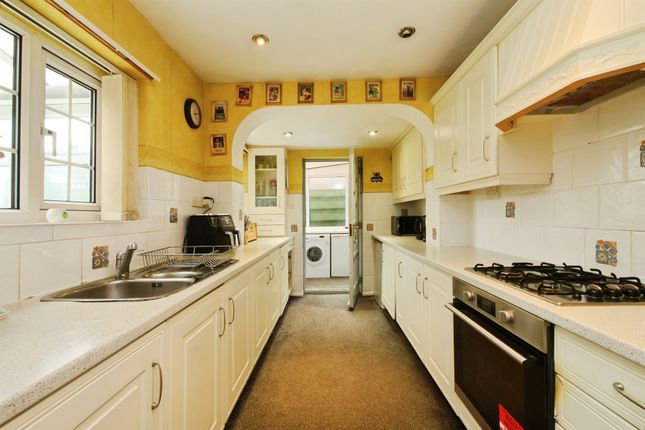 56, Leven Road, YORK photo 2