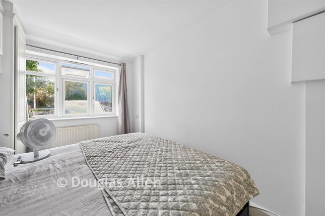 9, Forest Road, Ilford photo 4