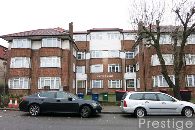 Thumbnail Flat to rent in The Crest, London