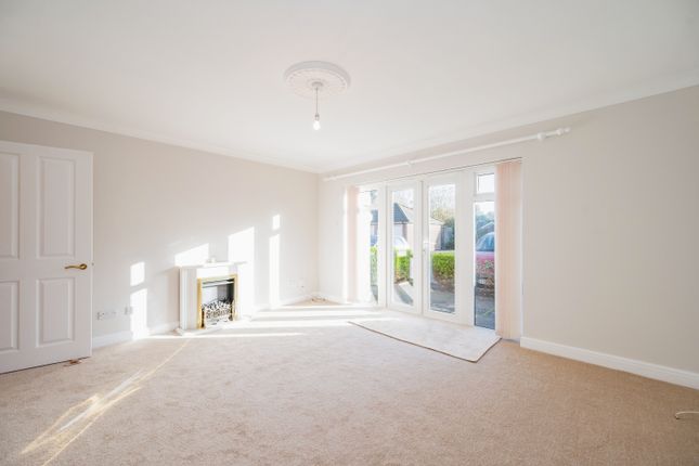 Flat 53, The Gate House, 354, Sea Front, Hampshire photo 3