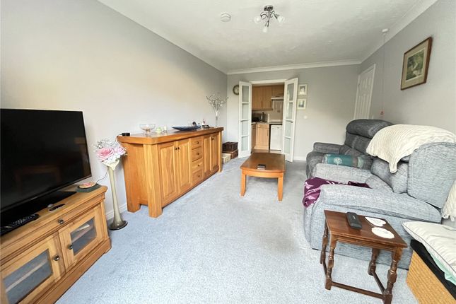 Flat 5, Woodlands Court,, Walderslade Centre, Chatham photo 4