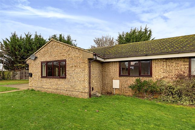 Thumbnail Bungalow to rent in Chaucer Close, Bicester, Oxfordshire