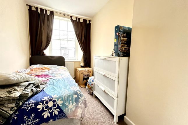 Flat for sale in Market Place, Coleford
