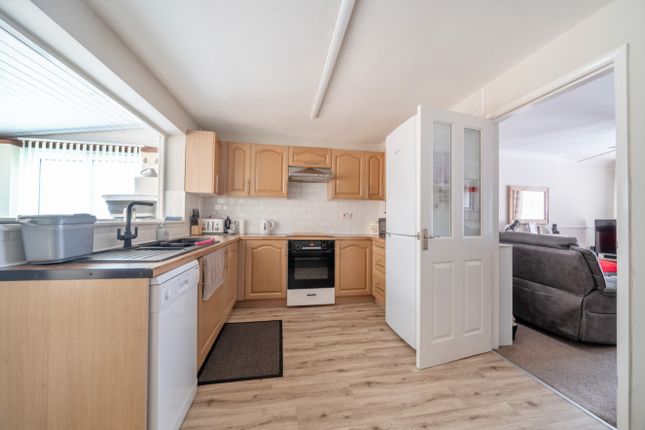 18, Ripon Close, Grantham photo 2