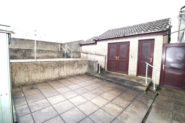 31, Ton Glas, Bridgend photo 4