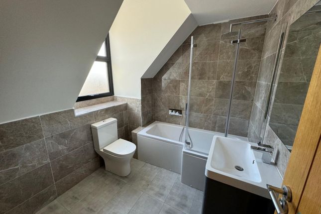 28B High Street, Bushey photo 5
