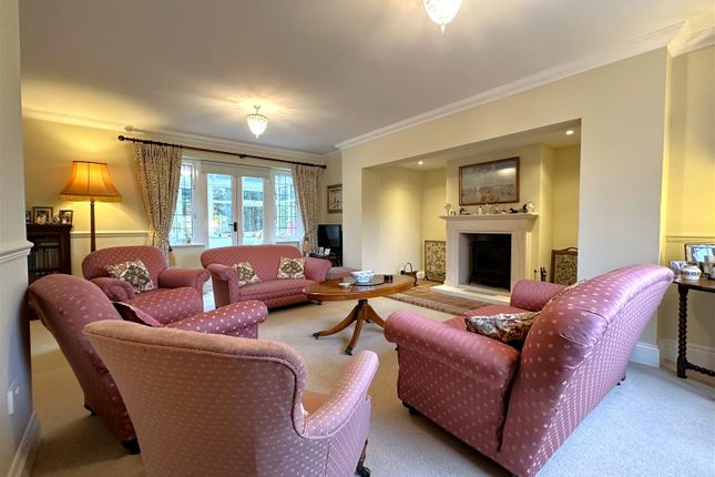 Chantry Lodge,12, Glebe Park, Newark photo 2