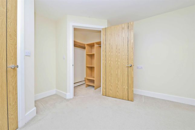 Flat for sale in Lysander House, Middlesex, Ickenham