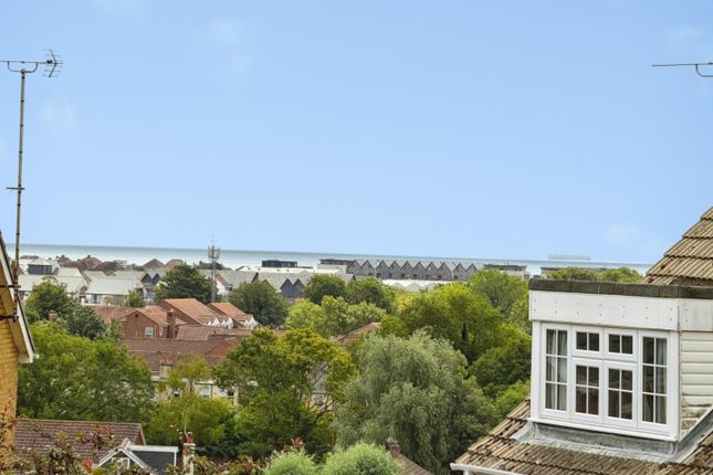 56, Nursery Fields, Hythe photo 2