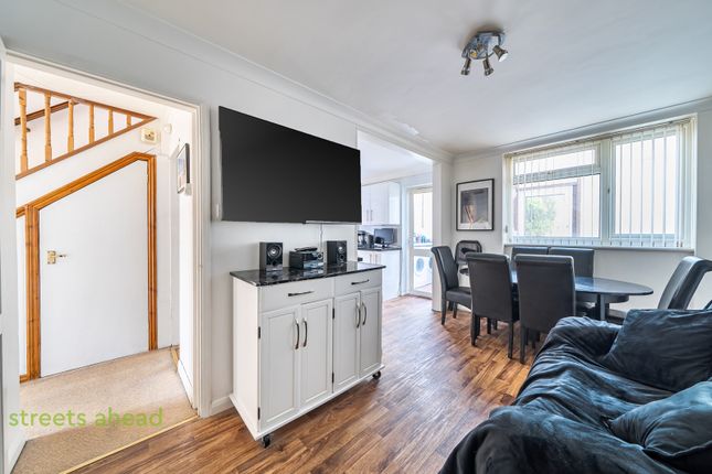 57, Caterham Drive, Coulsdon photo 3