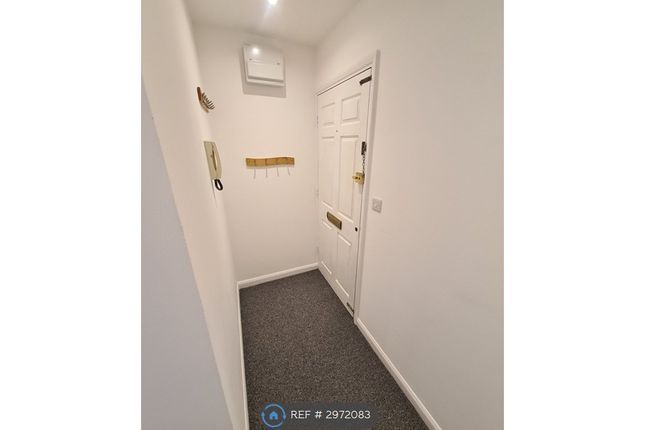 Flat, Balfour Court Station Road, Harpenden photo 2