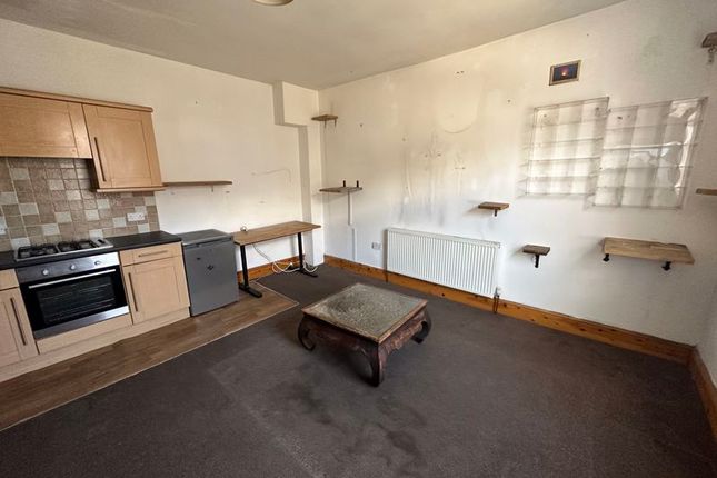 18, Scholes Road, Huddersfield photo 4