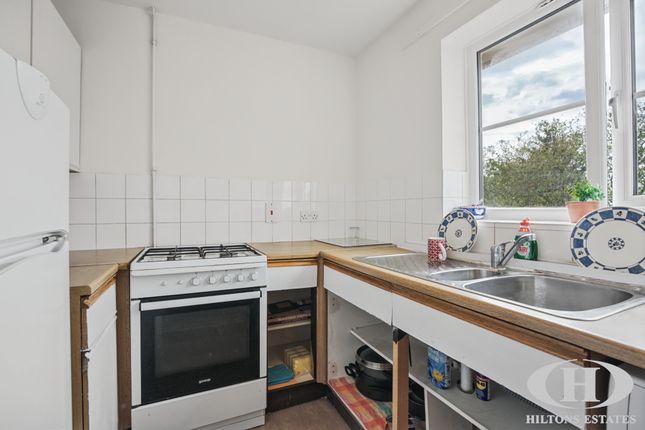 44, Lowden Road, Southall photo 2