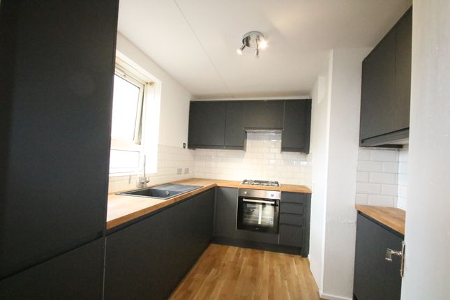 Flat to rent in The Waldrons, Croydon, Surrey