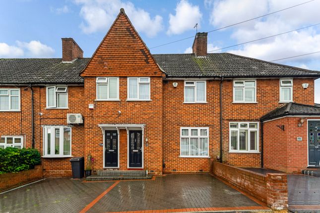 Thumbnail Terraced house for sale in Groveside Road, London