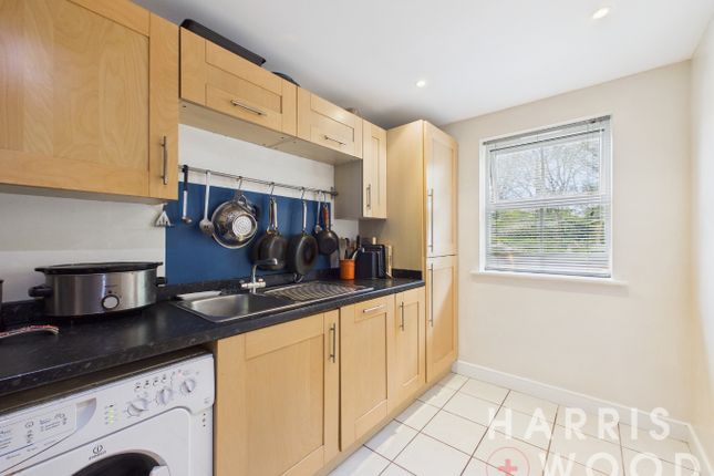 15 Rose Allen Avenue, Colchester, Essex photo 2