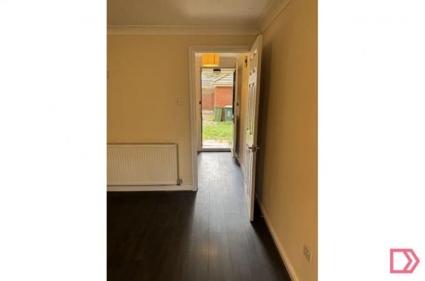 8 Fletcher Close, London photo 5