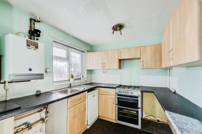 2, Truro Path, Swindon photo 4
