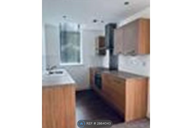 Flat, Waterloo Mills Wakefield Road, Huddersfield photo 4