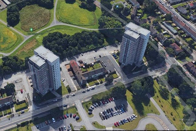 2-bed flat on 33, Willow Rise, Kirkby, £5,000