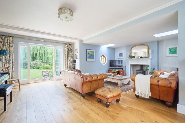 24 Queen Edith's Way 0408250010.Jpg