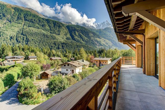 Apartments for sale in Chamonix-Mont-Blanc, Bonneville, Haute-Savoie, Rhône-Alpes, France - Chamonix-Mont-Blanc, Bonneville, Haute-Savoie, Rhône-Alpes, France apartments for sale - Primelocation