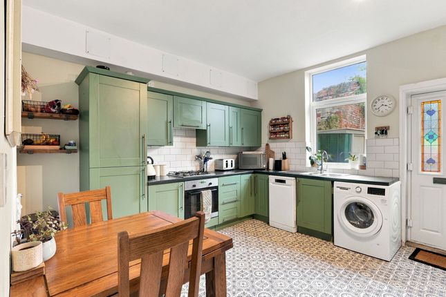11 Warwick Terrace, Sheffield photo 4