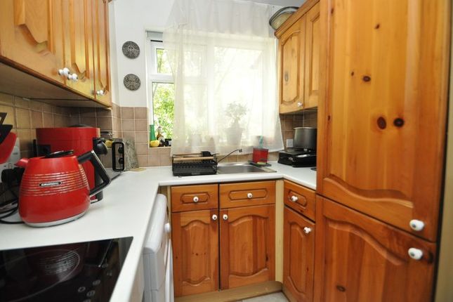 34, Tregaron Gardens, New Malden photo 4