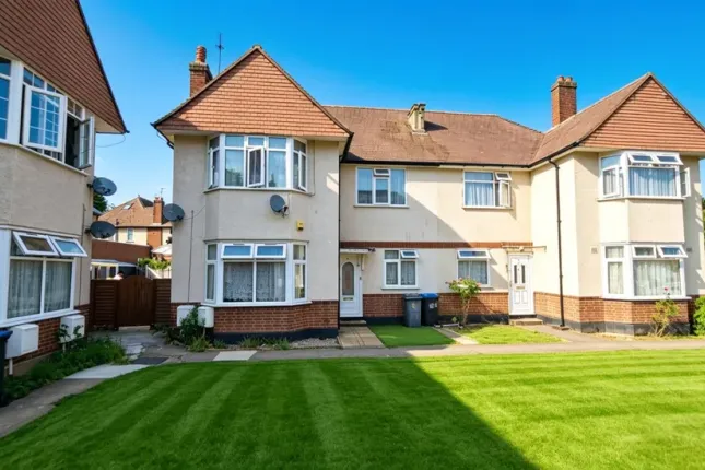 2-bed flat on Chestnut Court, Wembley, £398,000