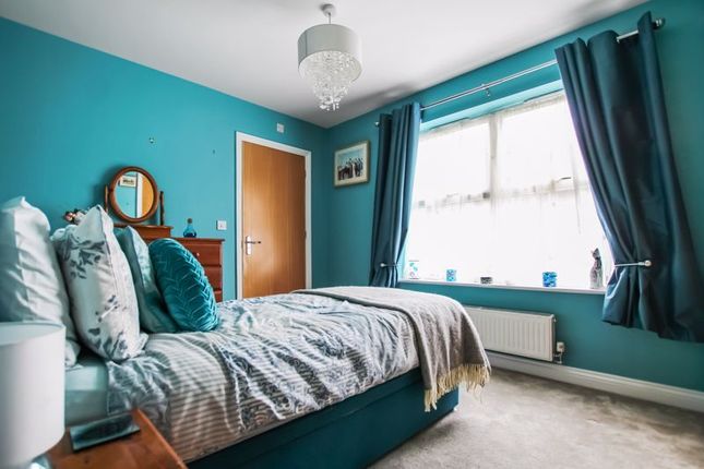 Flat for sale in Pinewood Place, Dartford