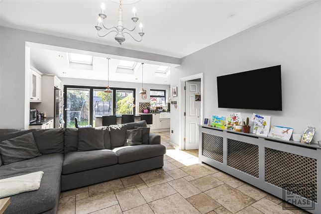 45, Halstead Gardens, London photo 3