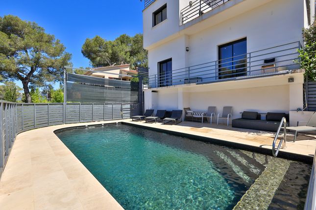 Villa for sale in Carqueiranne, Provence Coast (Cassis To Cavalaire), Provence - Var