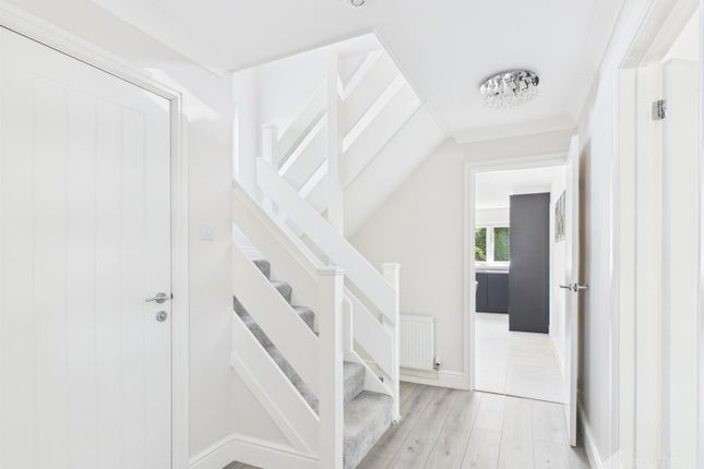 6, Thurstans, Harlow photo 3