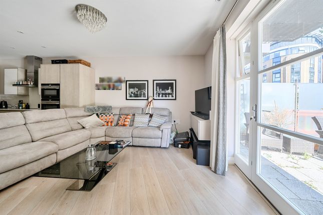 Apartment 5, Chapel Wharf, St. Ives Road, Maidenhead photo 4