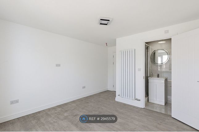 Kent Close, Mitcham photo 5