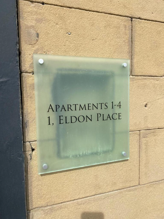 Flat to rent in Eldon Place, Bradford
