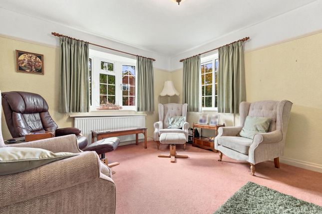 Raffin Close, Knebworth photo 3