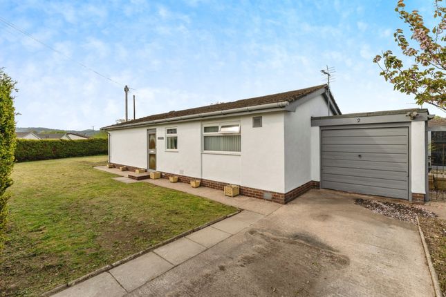 3-bed bungalow on 2, Glan Y Gors, Denbighshire, £225,000