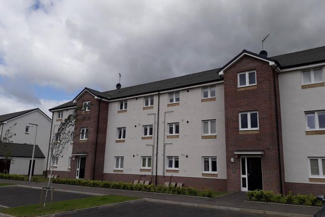 Thumbnail Flat to rent in Black Loch Place, Dunfermline