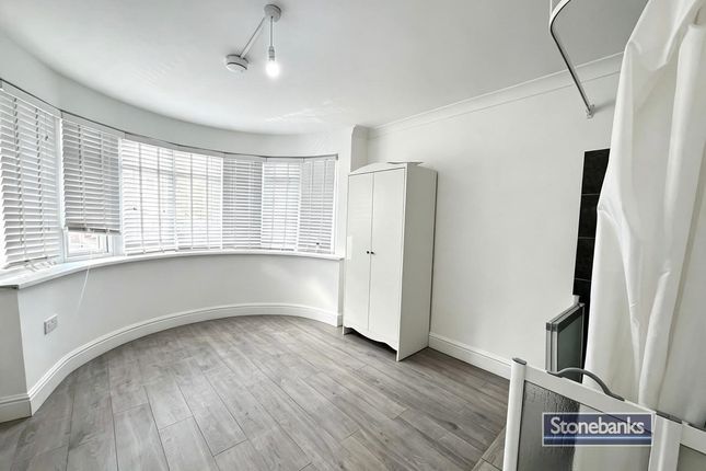 44, Waverley Road, Harrow photo 3