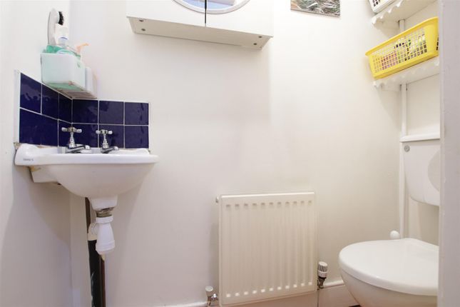 104, Victoria Road, Altrincham photo 3