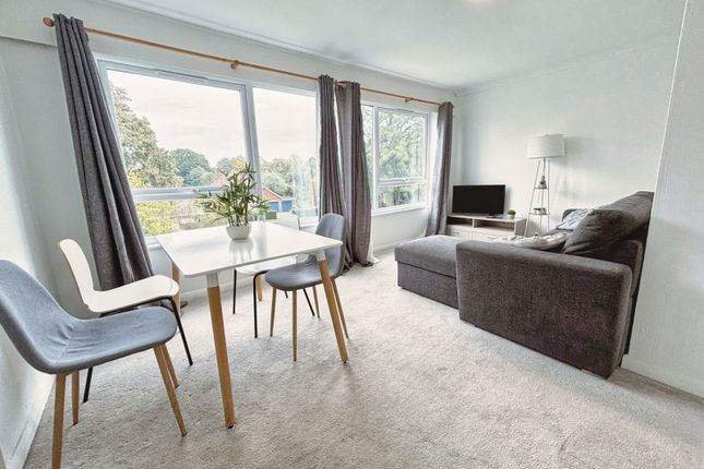 48, Longbridge Road, Surrey photo 2