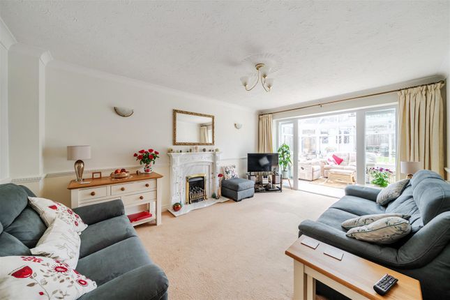 27, Grove Farm Road, Swansea photo 3