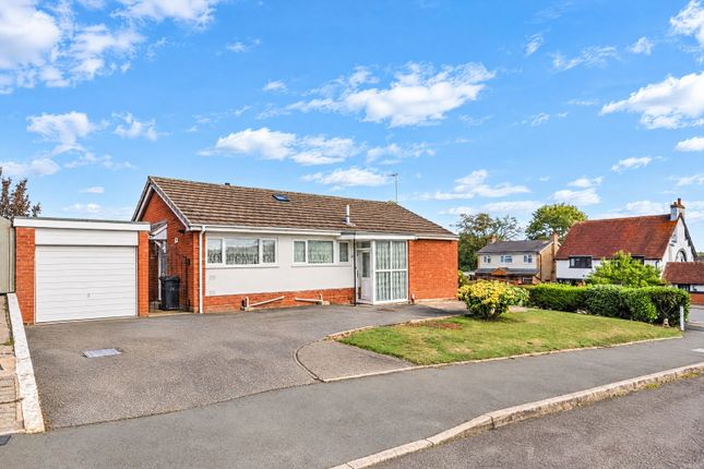 3-bed bungalow on 15, Kirton Close, Leamington Spa, £425,000