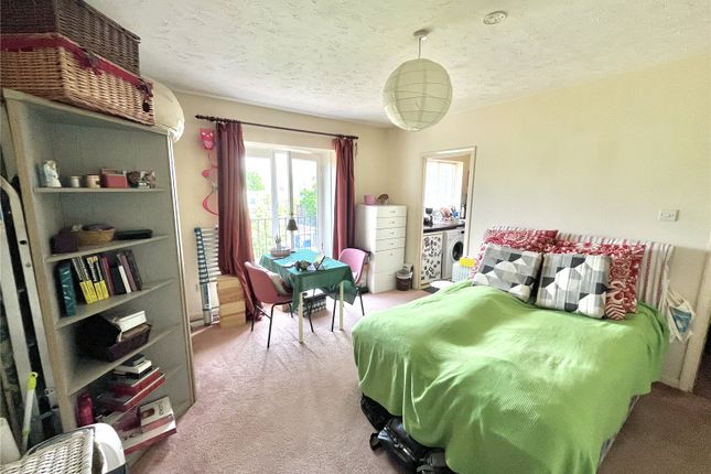 Thumbnail Flat to rent in Abbeyfields Close, Park Royal, London