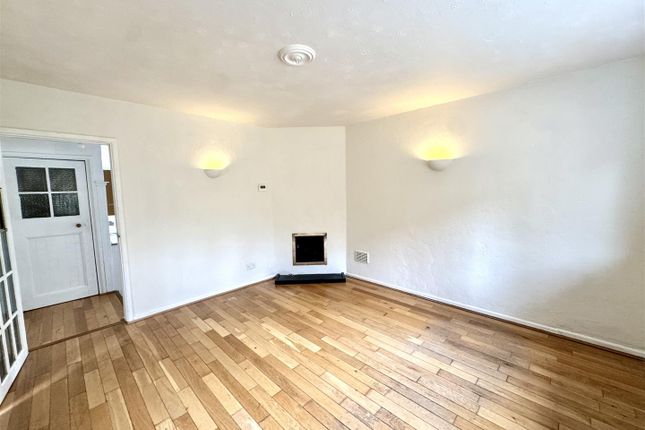 19, Hughes Crescent, Chepstow photo 4