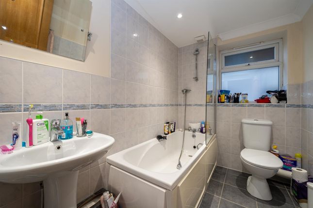 Flat for sale in St. Albans Hill, Hemel Hempstead