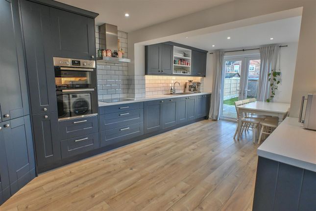 14, Queen Street, Brentwood photo 2