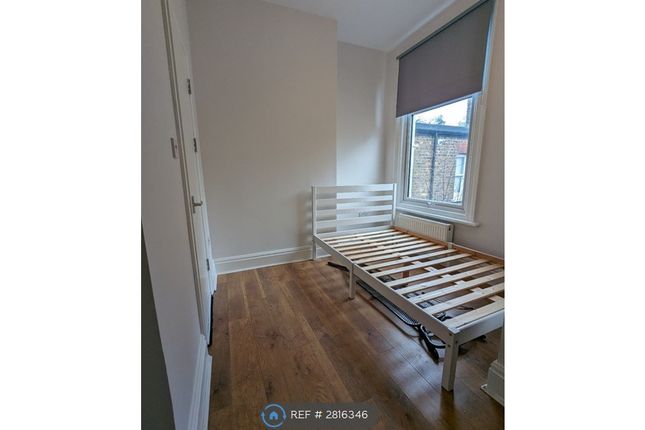 Flat   Raleigh Road, London photo 5